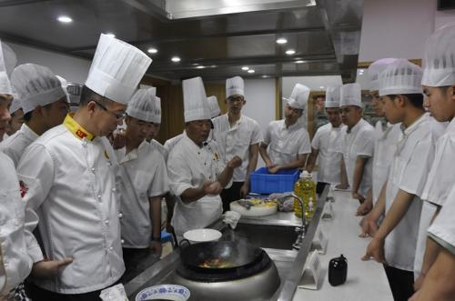 大地億仁 名廚走邊防 傳經(jīng)到基層